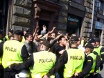 Polisen skyddar pridedeltagare, Warszawa -07