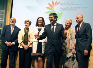 Med Isabel Allende, senator Chile tv och Patxi López, Baskiens president th