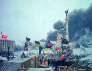 Självständighetstorget i Kiev i januari 2014. Foto: Mykhailo Liapin/Flickr (CC)